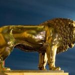 Lion Eats the Moon