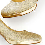 10 Holiday Fashion Hacks