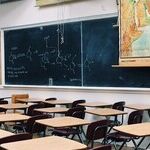 Teachers Savor Students' 'Mist Queues'