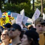 Networks Pour Out Positive Publicity on 'No Kings' Protests